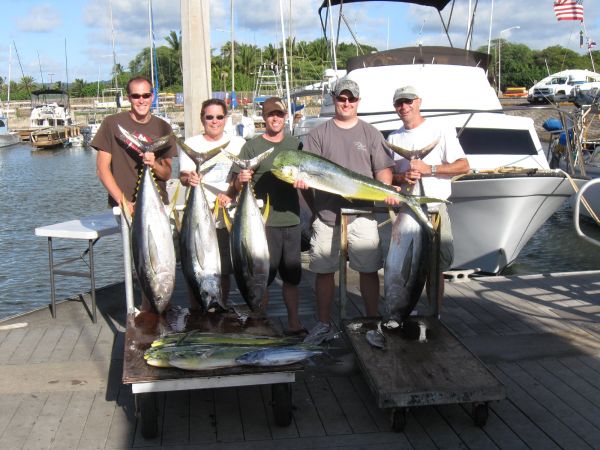 11-24-09
There baaaack!! Yellowfin Tuna fish! Colin, Trevor, Jeremiah, Greg and Jim got in on a great tuna bite.
