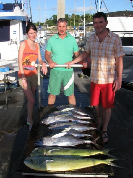 1-7-2011
Laty, Dell and Travis with some nice tunas and Mahi Mahi's
