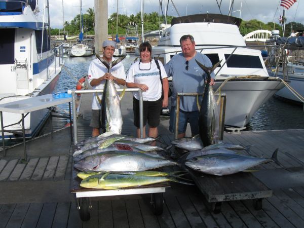 11-4-09
The Mills gang found the tuna fish!! And some Mahi Mahi too.
