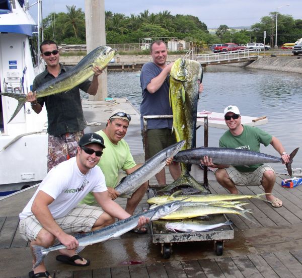 3-10-09
Josh, Jesse, Matt, Joe and Joe. A.K.A . Da Map Guys!!! That's a 50 pound BULL MAHI MAHI right there folks! Throw in a fat 40 pound Ono and a bunch of other tasty critters and you have the makings of a fantastic fishing trip and some really great dinners. All right guys we did our job. Now put us on "The Map".

