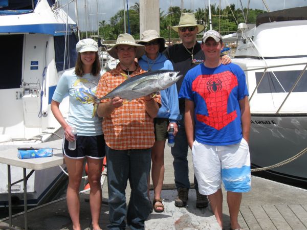 4-14-09
Terah, Lan, MJ, Lucas and Cody and thier tuna fish.
