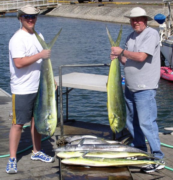 4-19-08
The tuna fish were scarce today but Joey and Carl did mange to get a couple Yellowfin some nice Mahi Mahi and an Ono. All right!
