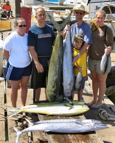 Foxy Lady 6-26-05
The Krall family and mighty fine catch! The biggest Ono was 39 pounds and the biggest Mahi Mahi was 49 pounds- SWEET!
