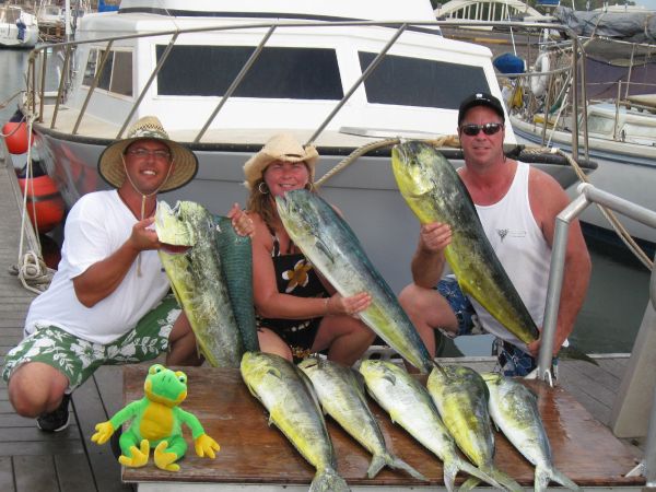 9-24-09
Sean, Kelly and Dustin took thier lucky frog fishing in hopes of catching a big Blue Marlin. Green Frog = Green Mahi Mahi. Next time bring a blue critter and we'll get that Marlin!
